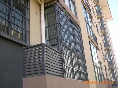 钢塑复合材料,门窗(铝合金,不锈钢),金属制品;经销:五金建材,钢材